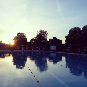 A sunset screening at Brockwell Lido. Photo by HH Free Film Fest volunteers