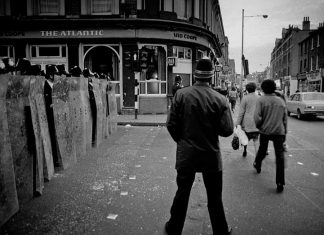 April 1981: Police form a barricade across Railton Road outside the Atlantic, now the Dogstar. PICTURE: "1981 Brixton Riots" by Kim Aldis. Licensed under CC.