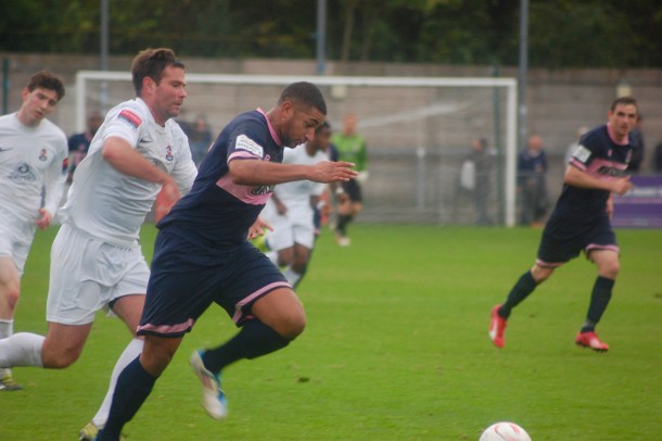 Dulwich Hamlet in action against Brentwood Town (Sandra Brobbey for Brixton Blog) 