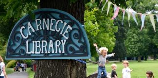 Carnegie pop up library in Ruskin Park