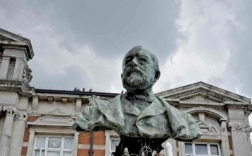 Bust of Sir Henry Tate outside Brixton Tate library