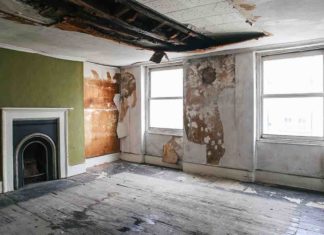 Photograph of the room believed to be where Vincent van Gogh stayed prior to the renovation. © Finbarr Falon, 2015.