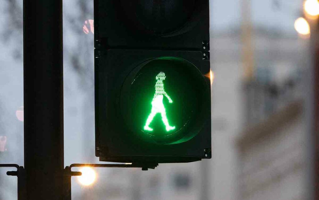 pedestrian crossing symbol