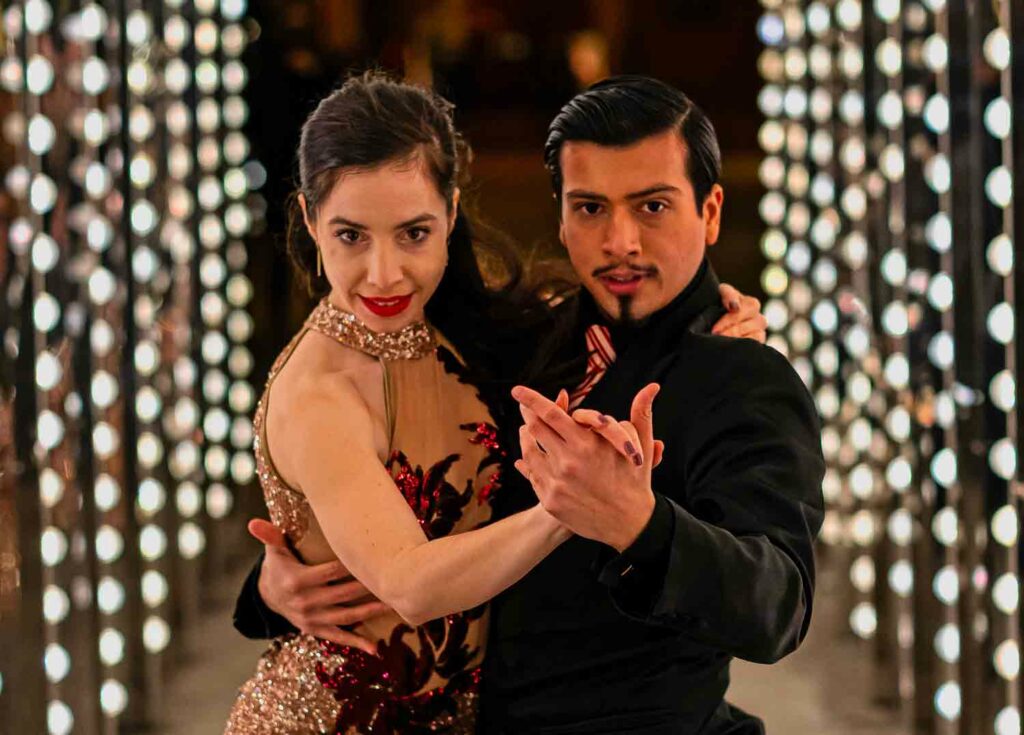 tango dancers
