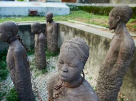 statues commemorating enslaved people